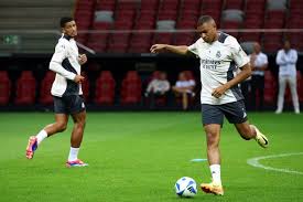 28圈网页版：西媒：曼联vs皇社裁判将被停哨，欧足联认为他犯了3个大错.